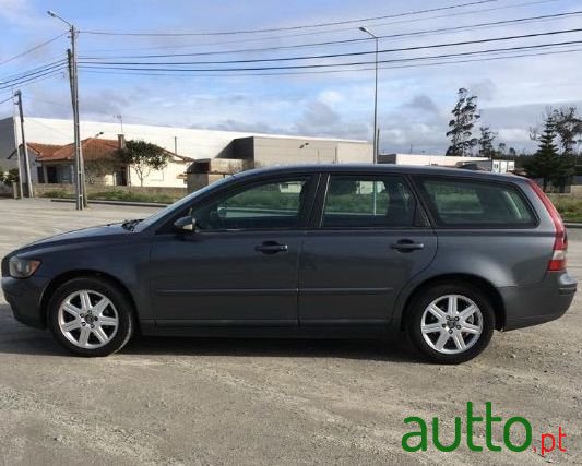 2005' Volvo V50 photo #3