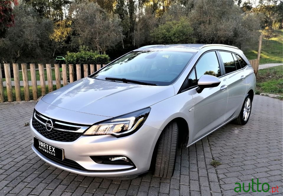 2017' Opel Astra Sports Tourer photo #3