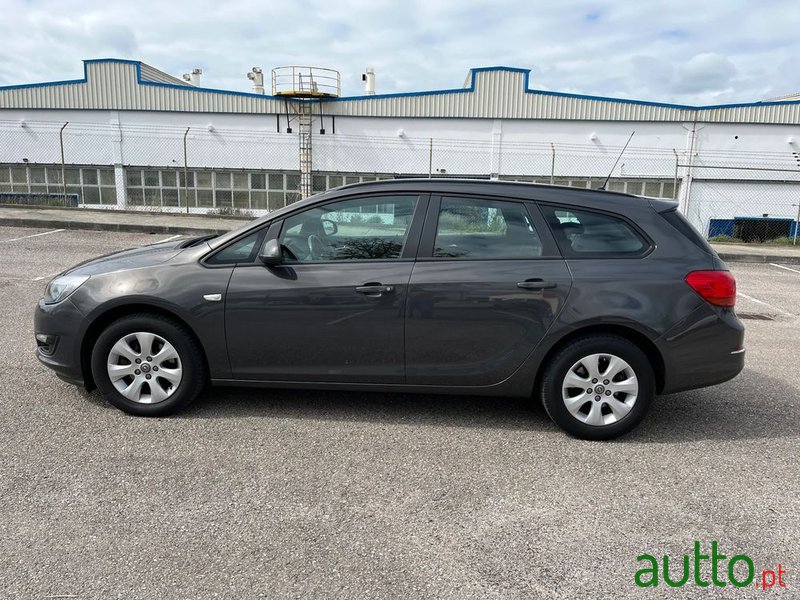 2014' Opel Astra Sports Tourer photo #3