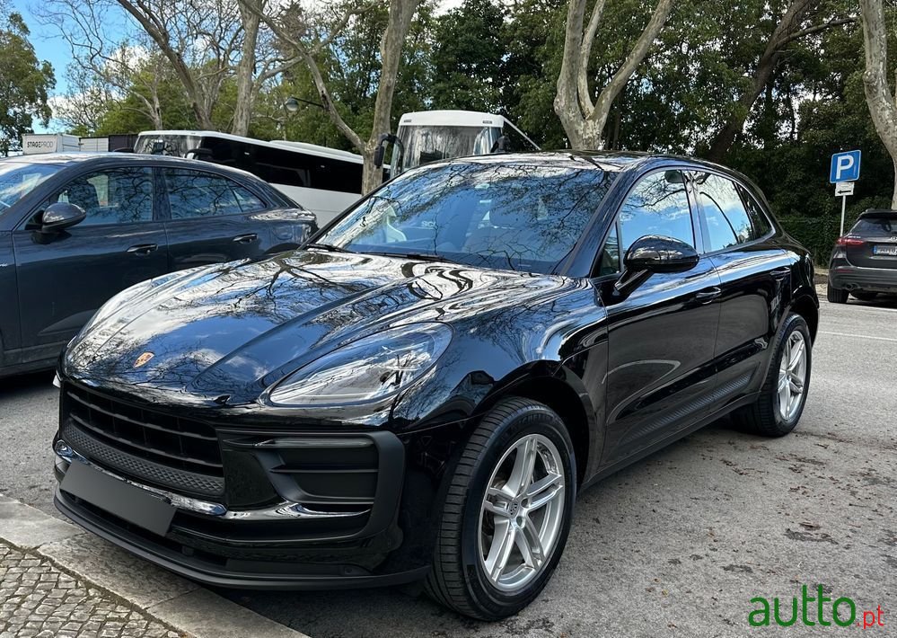 2022' Porsche Macan Standard photo #1