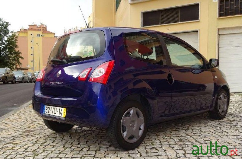 2013' Renault Twingo photo #2