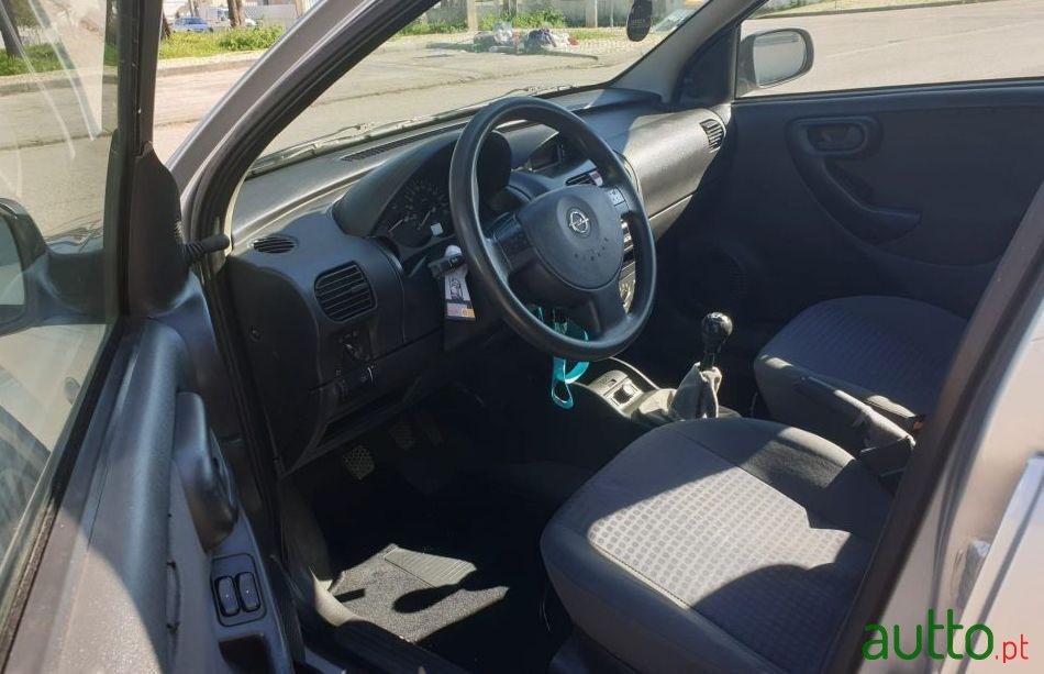 2002' Opel Corsa photo #4