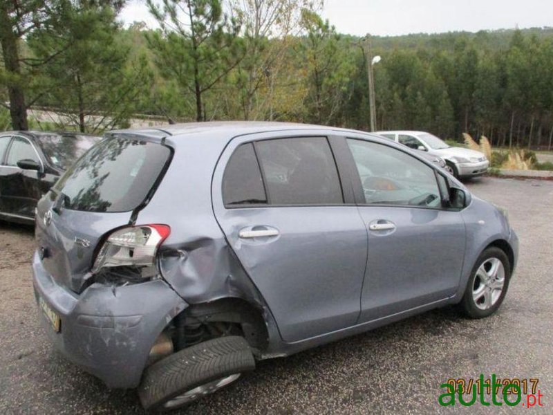 2010' Toyota Yaris 1.4 D-4D photo #2