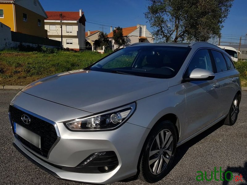 2019' Hyundai i30 Sw photo #1