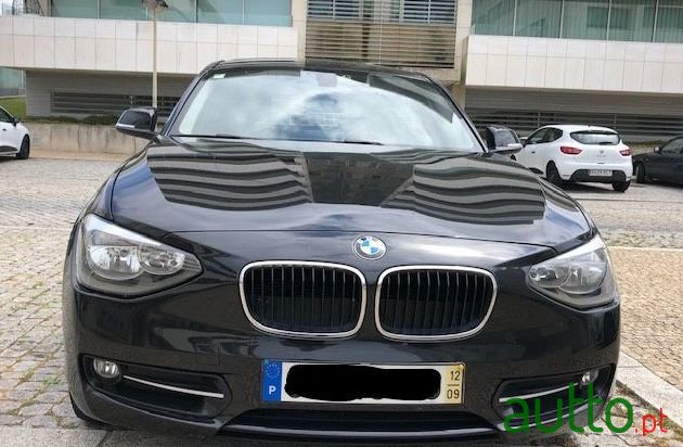 2012' BMW 118 D-Line Sport photo #3