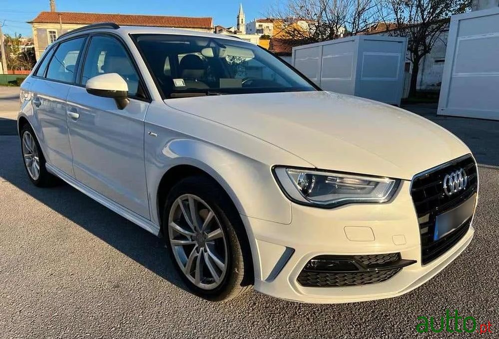 2013' Audi A3 Sportback photo #2