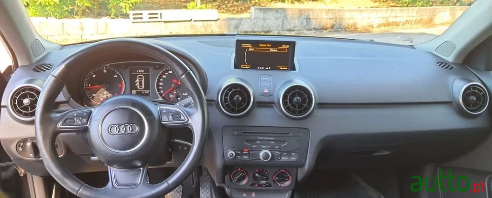 2014' Audi A1 Sportback photo #4