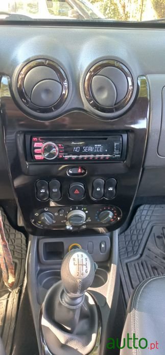 2010' Dacia Duster photo #2