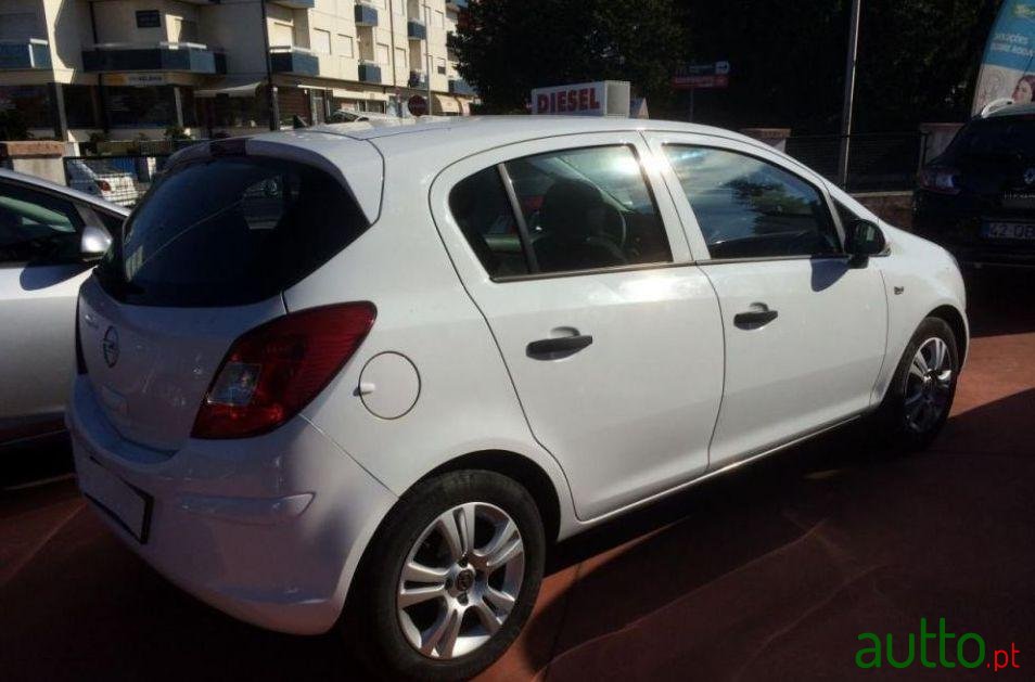 2013' Opel Corsa 1.3 Cdti Enjoy photo #1