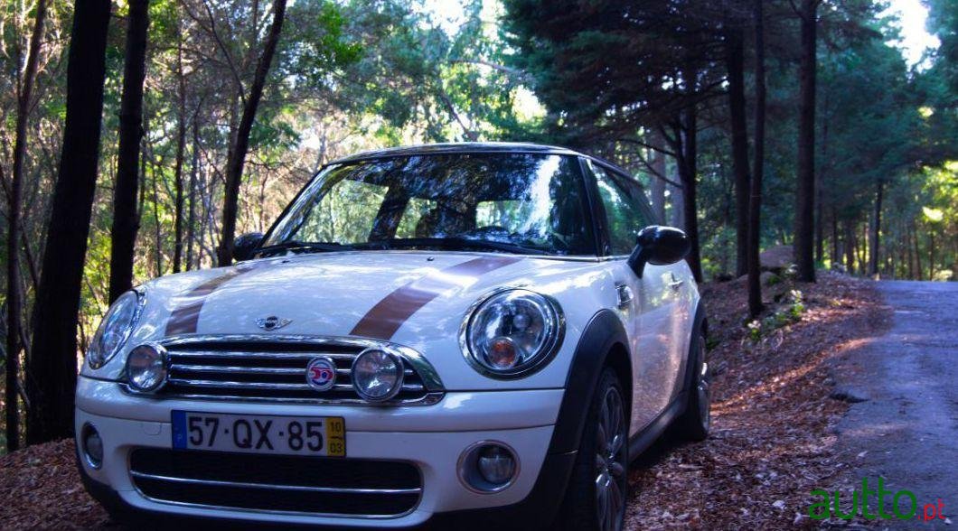 2010' MINI Cooper photo #1