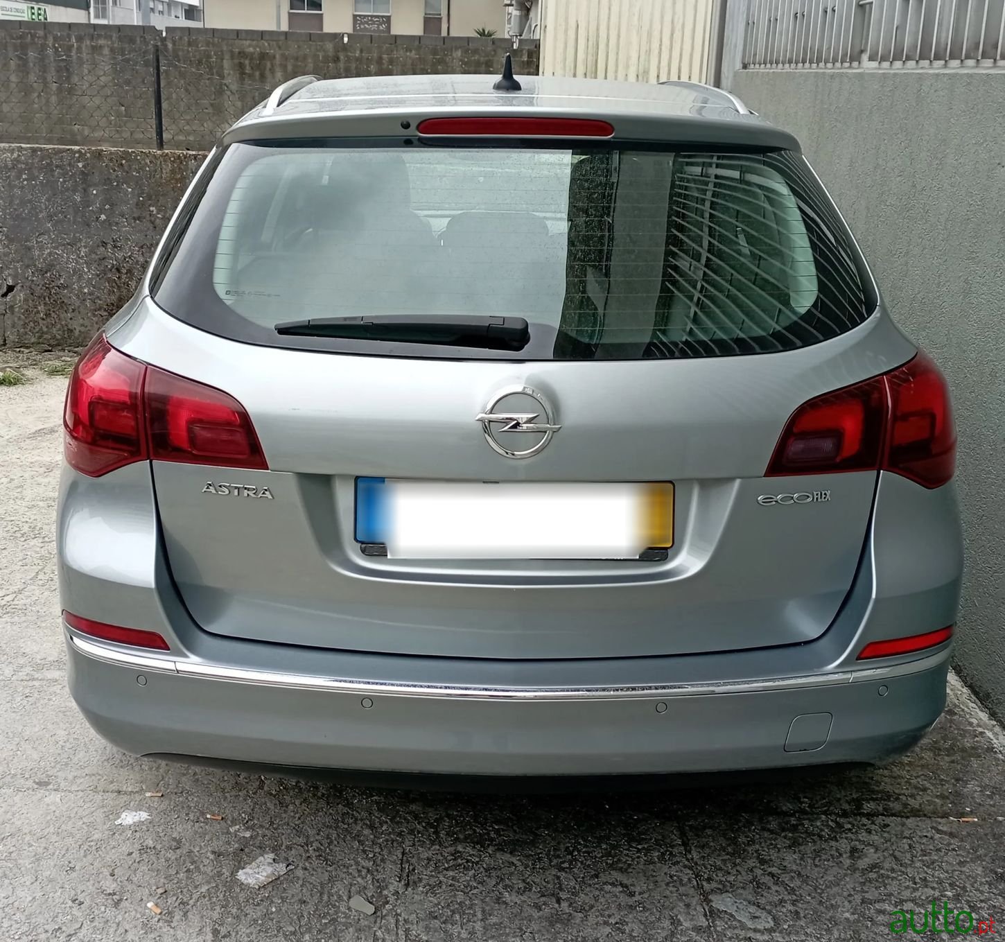 2014' Opel Astra photo #2