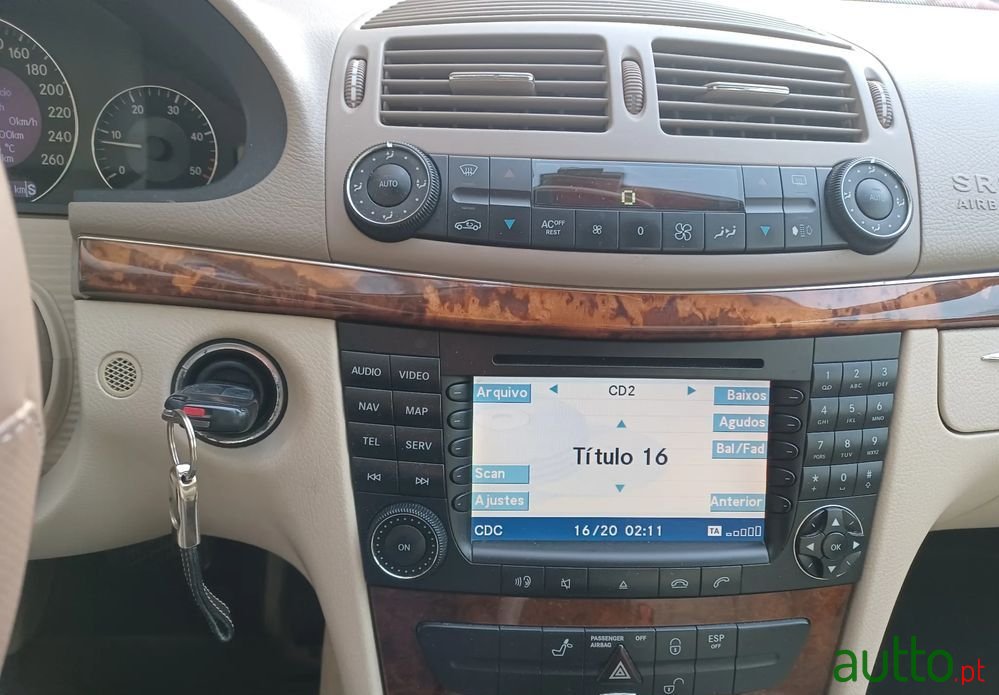 2004' Mercedes-Benz Classe E Cdi Elegance photo #2