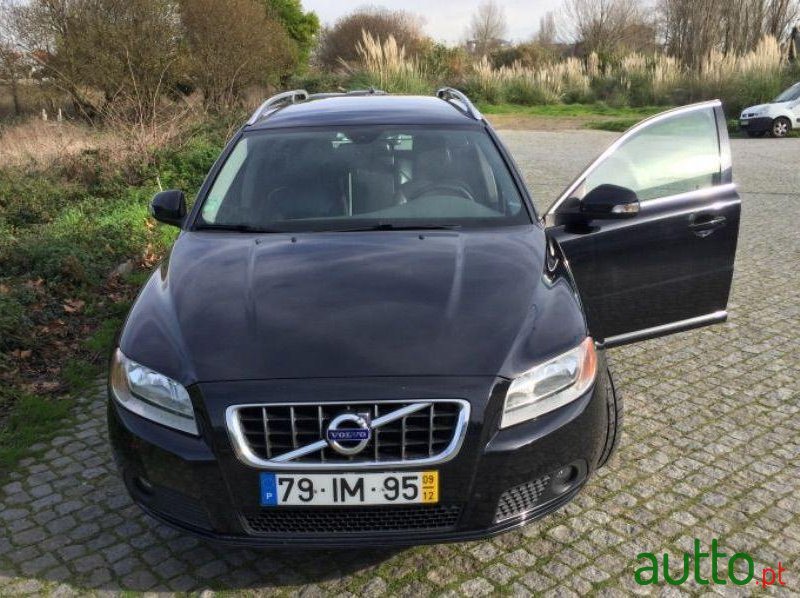 2009' Volvo V70 photo #1