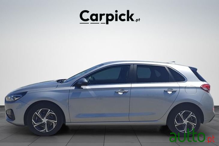 2023' Hyundai i30 photo #2