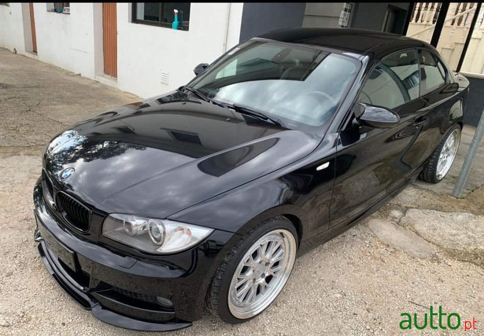 2009' BMW 120 photo #1