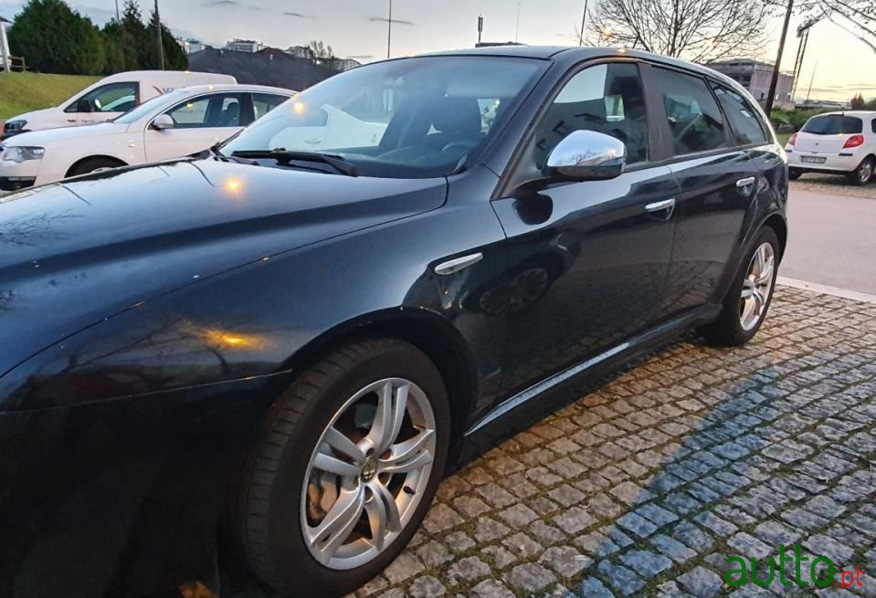 2010' Alfa Romeo 159 Sportwagon photo #6