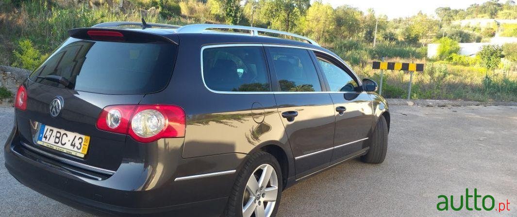 2006' Volkswagen Passat Variant photo #3