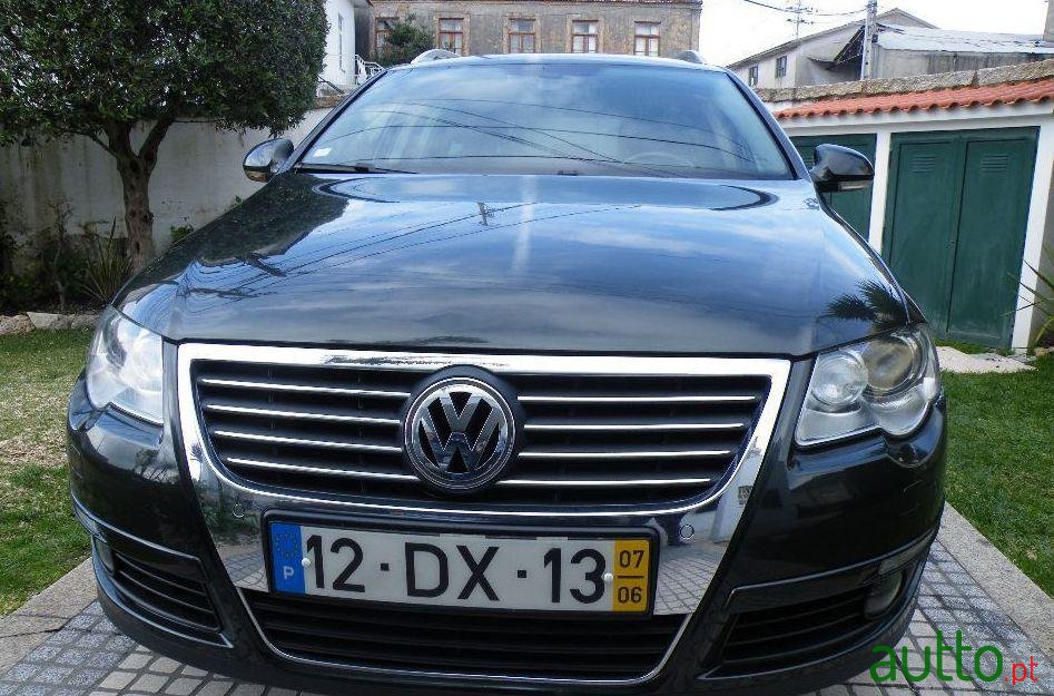 2007' Volkswagen Passat Variant photo #1