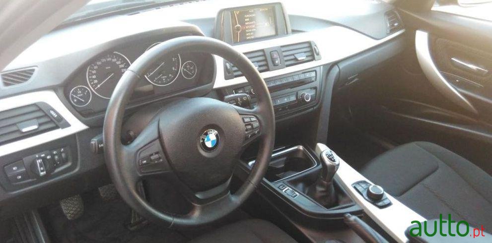 2013' BMW 316 photo #3