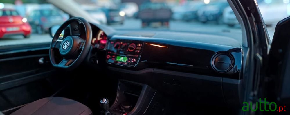 2013' Volkswagen Up! photo #4