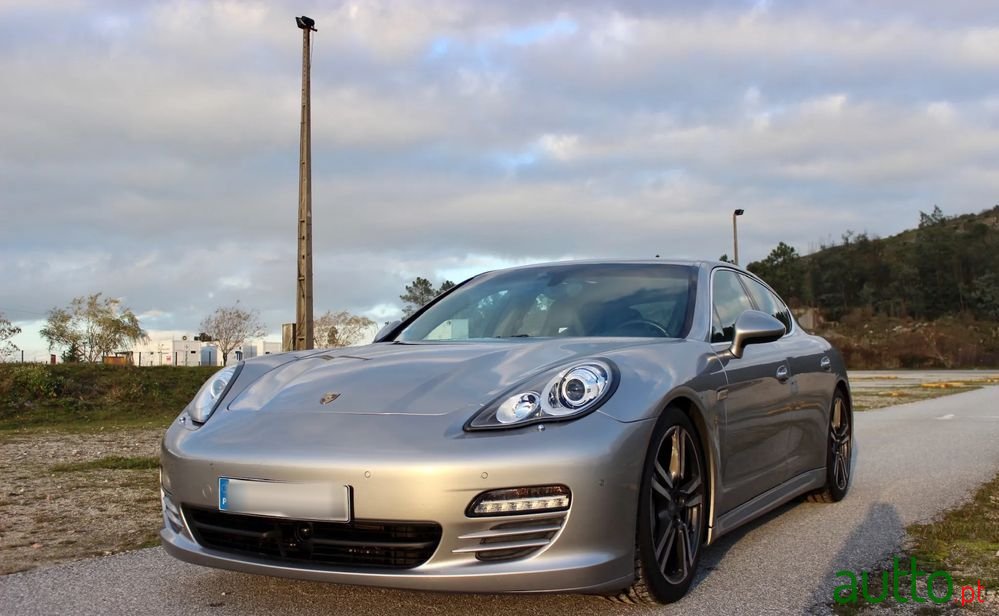 2010' Porsche Panamera 4S Pdk photo #1