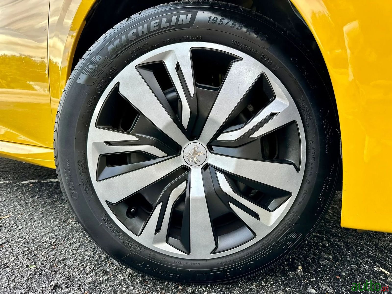 2019' Peugeot 208 photo #3