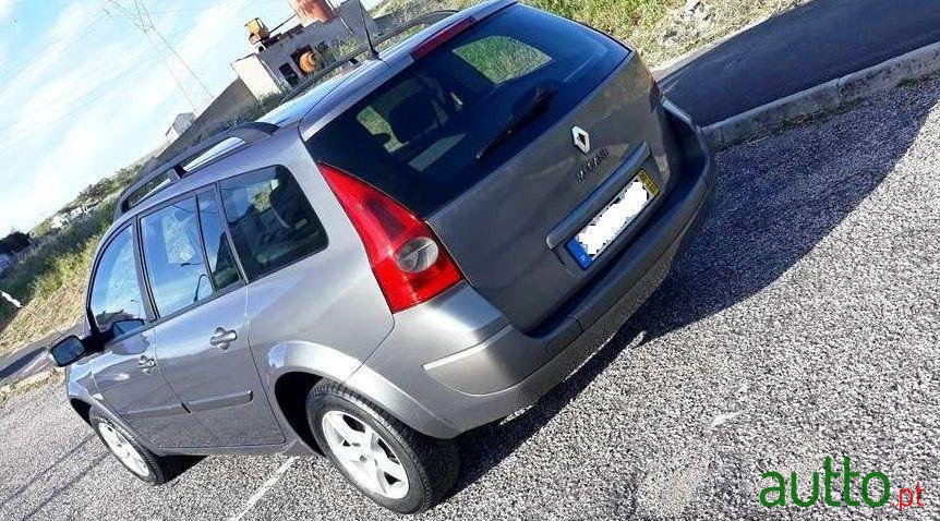 2005' Renault Megane-Break 1.9 Dci Exclusive photo #2