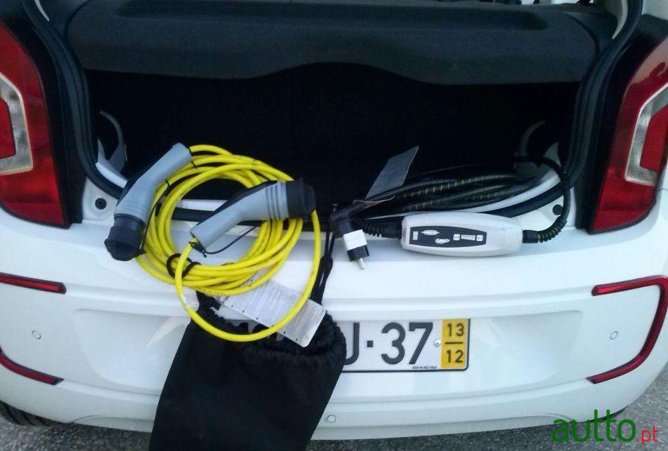 2013' Volkswagen E-Up photo #4