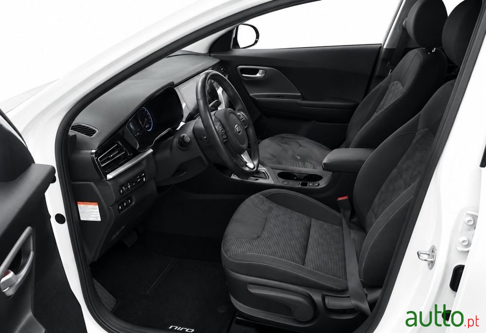 2021' Kia Niro 1.6 Gdi Phev Urban photo #4