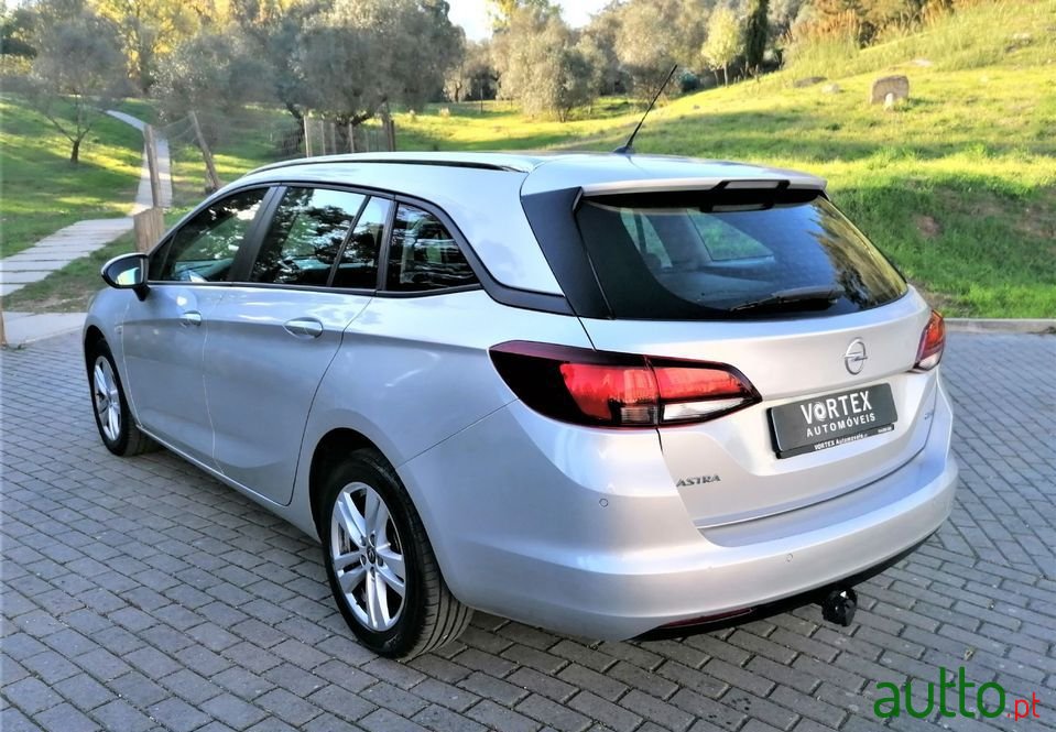 2017' Opel Astra Sports Tourer photo #5