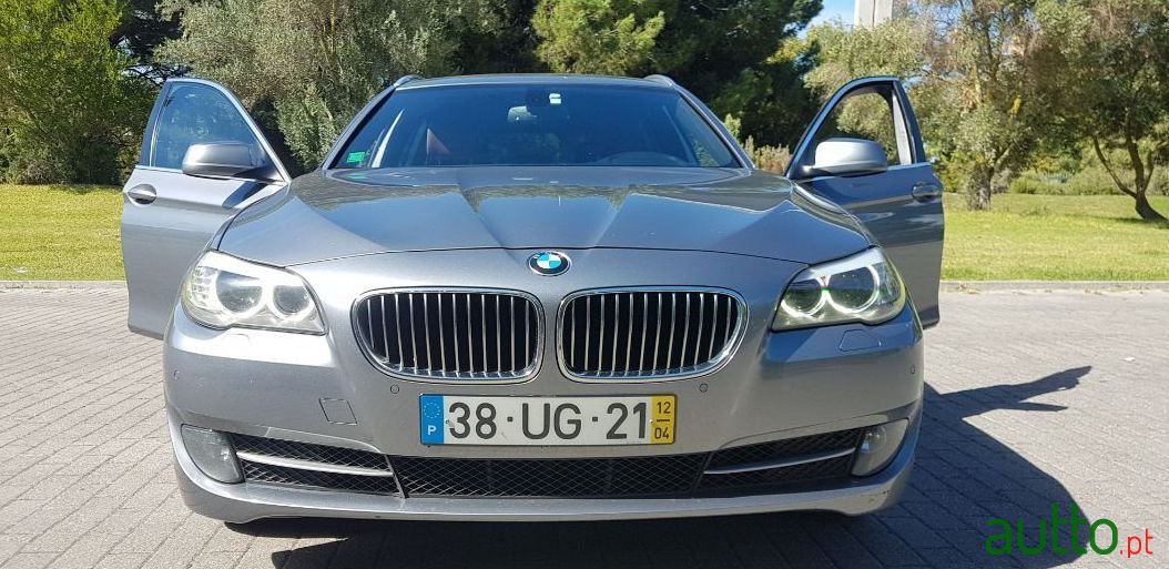 2012' BMW 520 photo #2