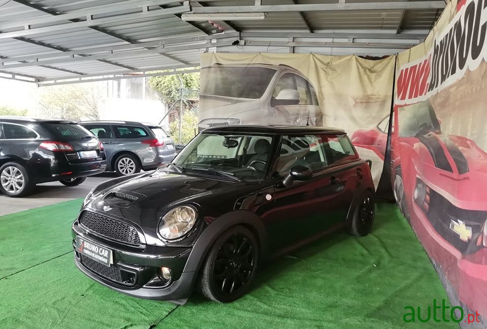 2011' MINI Cooper photo #3