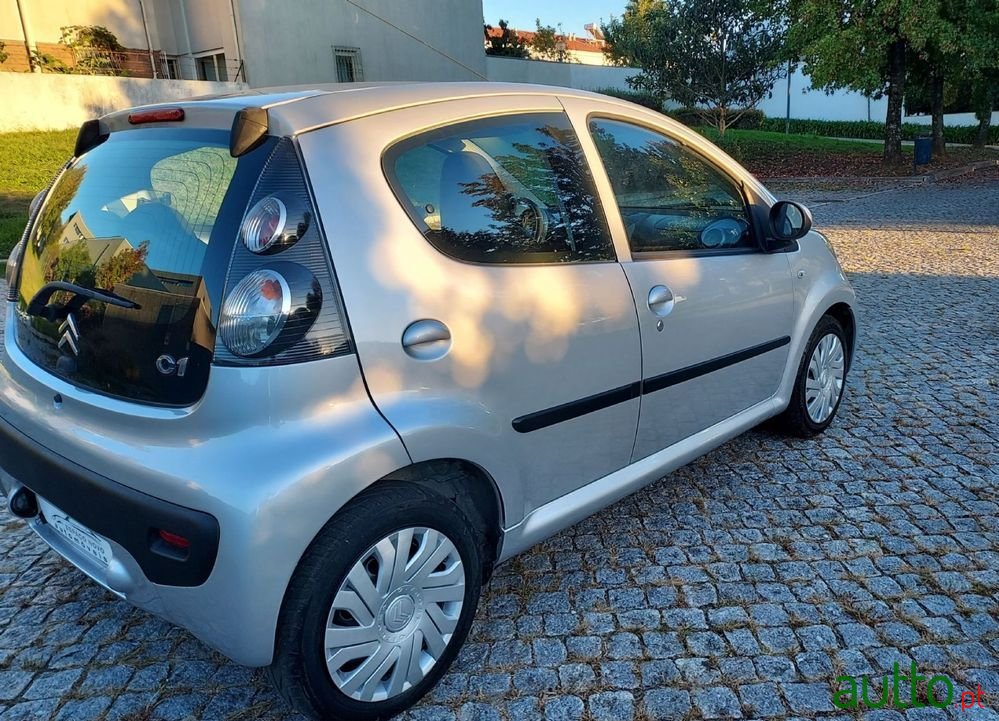 2011' Citroen C1 1.0 Style photo #6