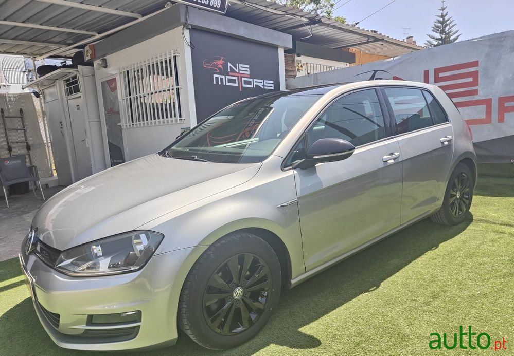 2016' Volkswagen Golf photo #2