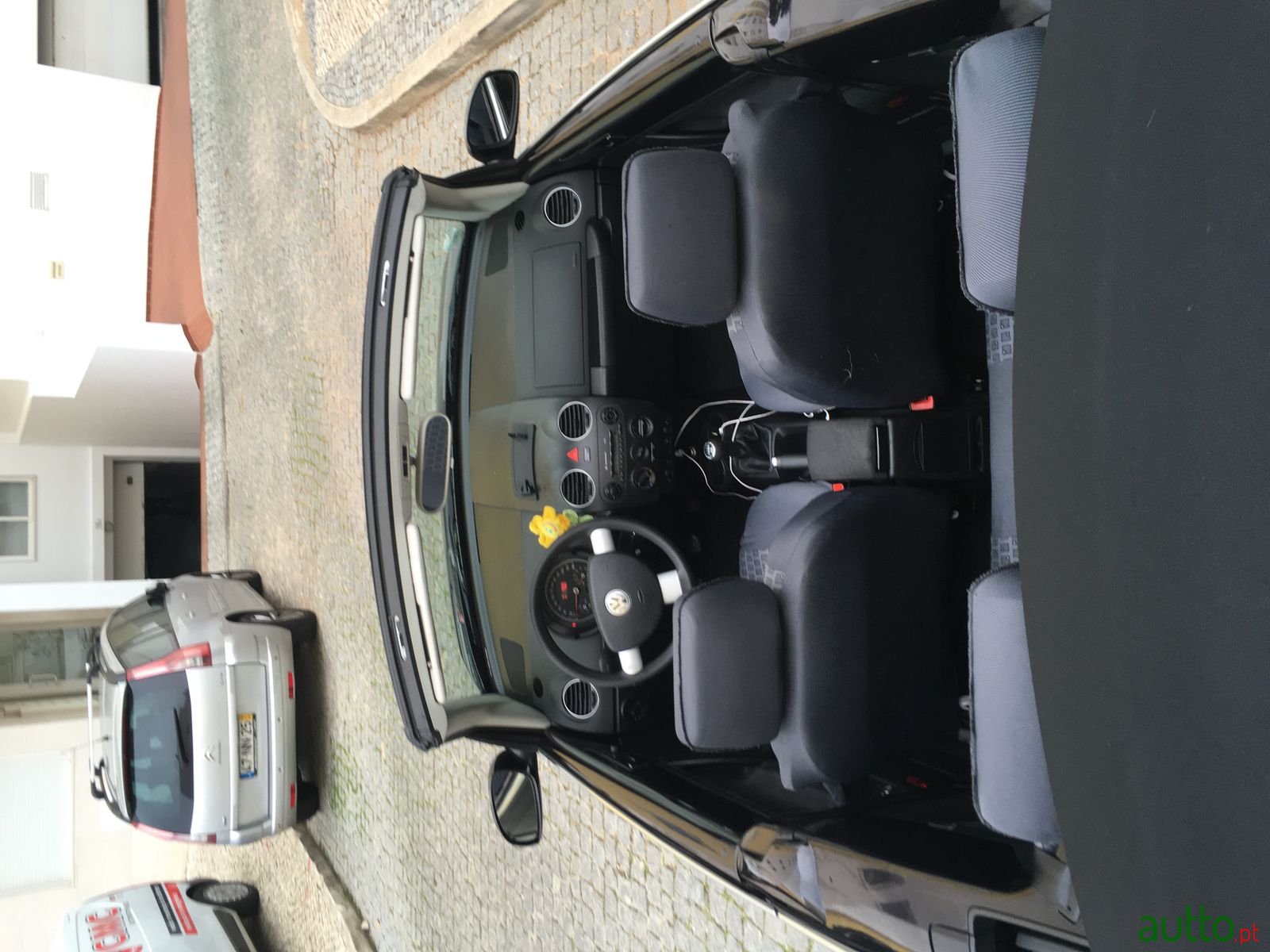 2008' Volkswagen Beetle Cabriolet photo #4