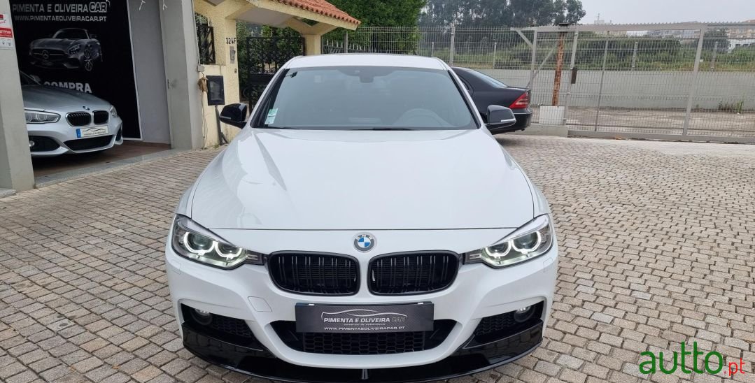 2013' BMW 320 photo #3