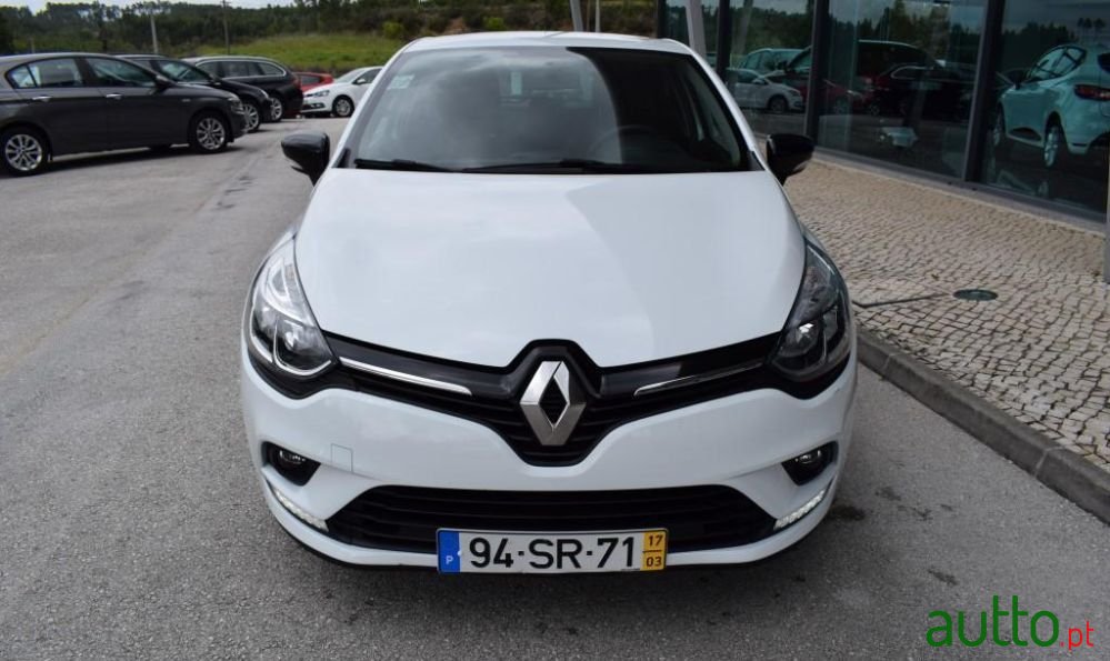 2017' Renault Clio photo #2