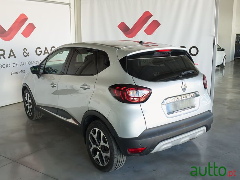 2019' Renault Captur photo #4