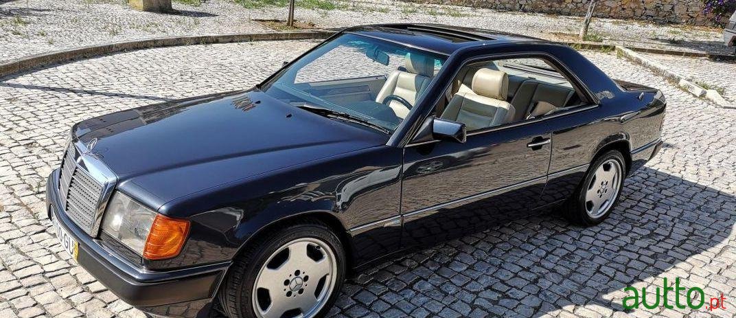 1991' Mercedes-Benz 300 photo #2