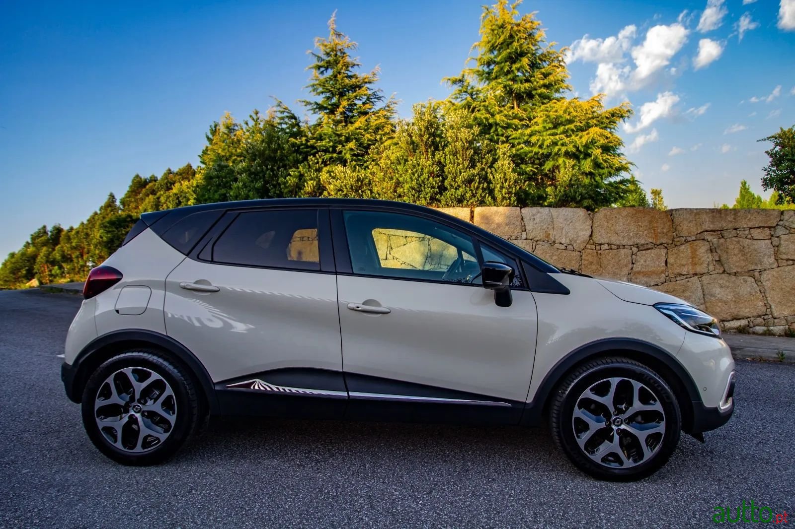 2019' Renault Captur photo #3