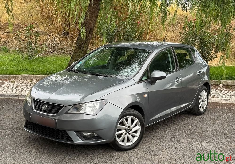 2013' SEAT Ibiza photo #2