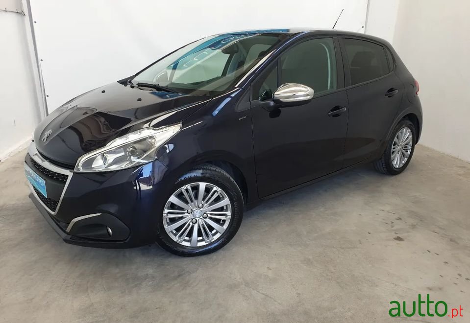 2019' Peugeot 208 photo #3