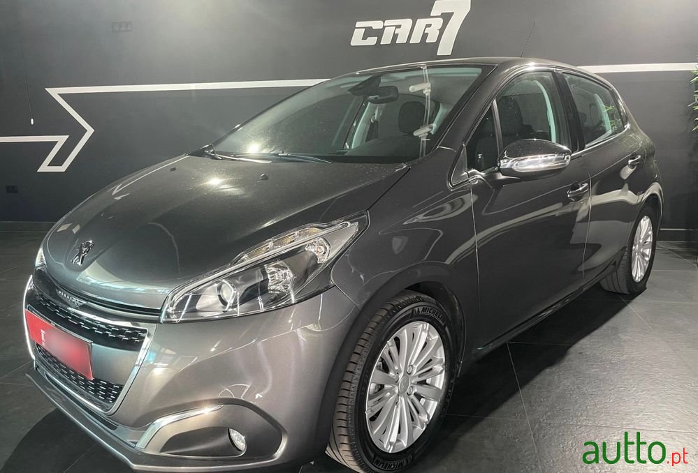 2018' Peugeot 208 1.2 Puretech Allure photo #3