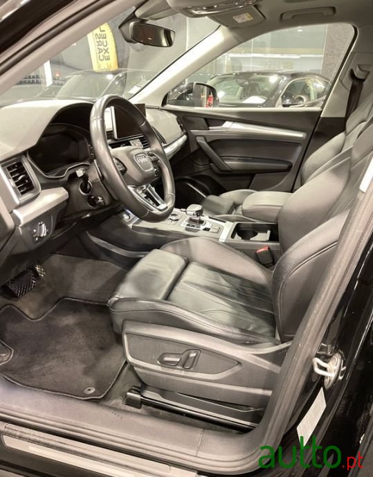 2019' Audi Q5 S-Tronic photo #5