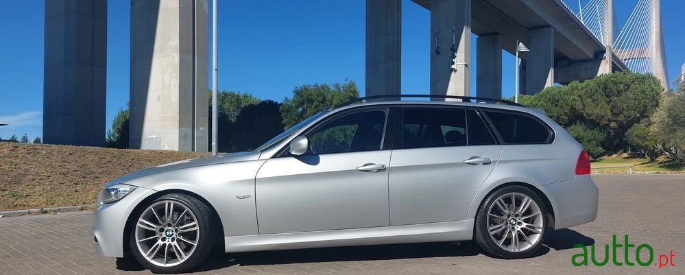 2009' BMW 320 D Touring photo #5