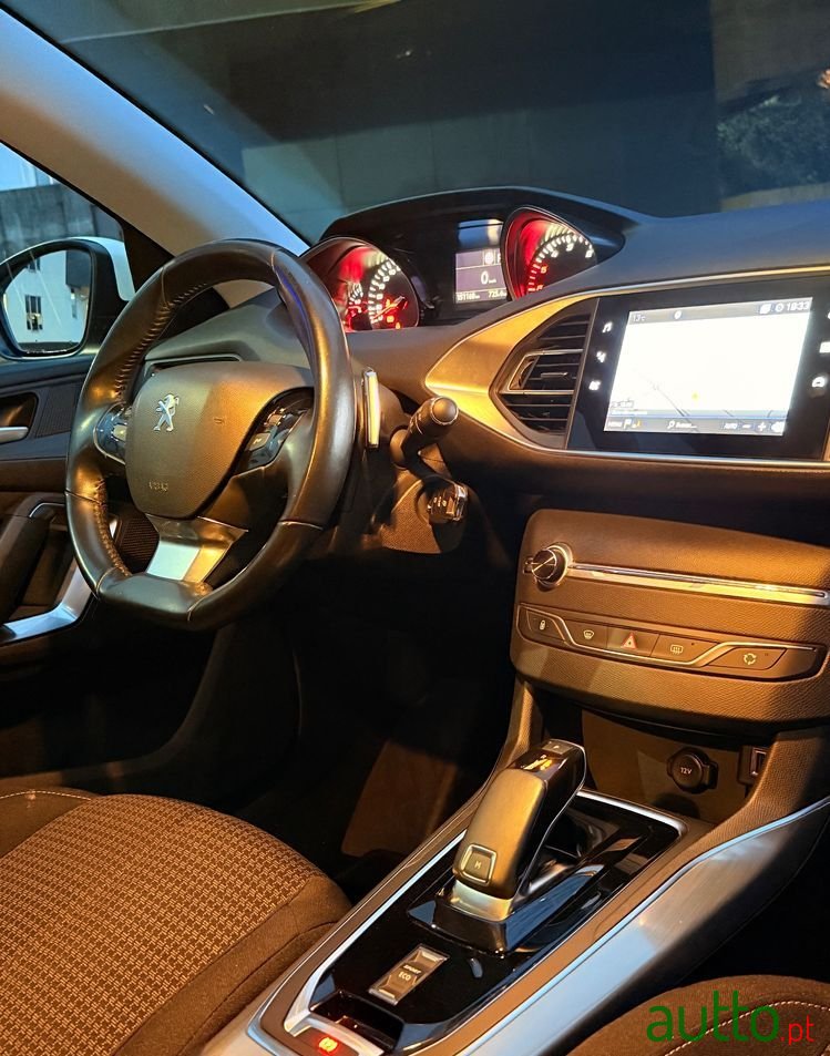 2021' Peugeot 308 Sw photo #5