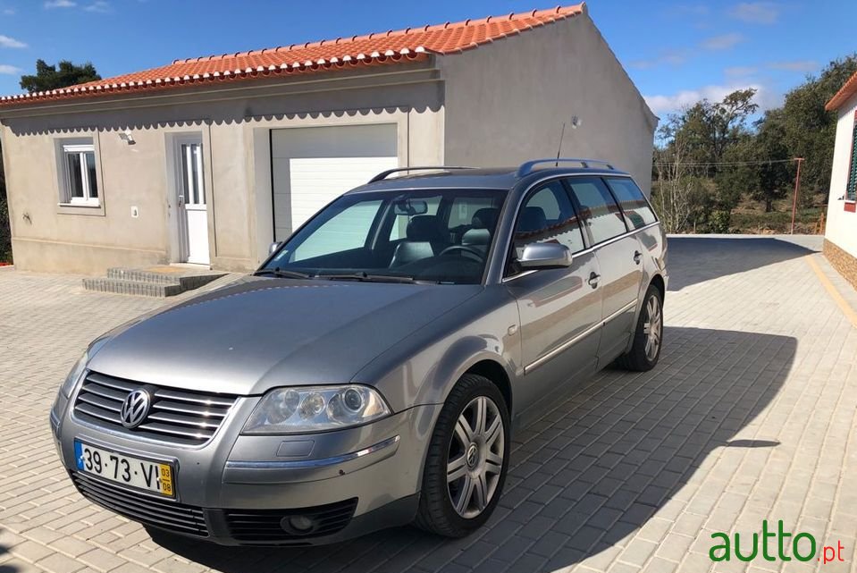 2003' Volkswagen Passat photo #1
