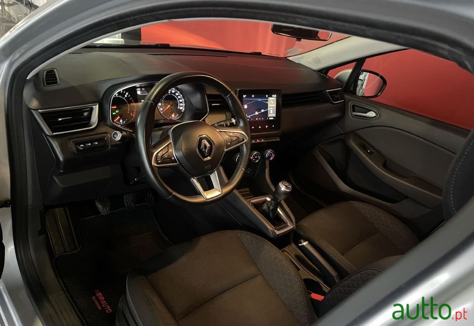 2019' Renault Clio photo #6