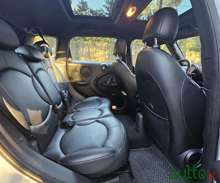 2011' MINI Countryman photo #4