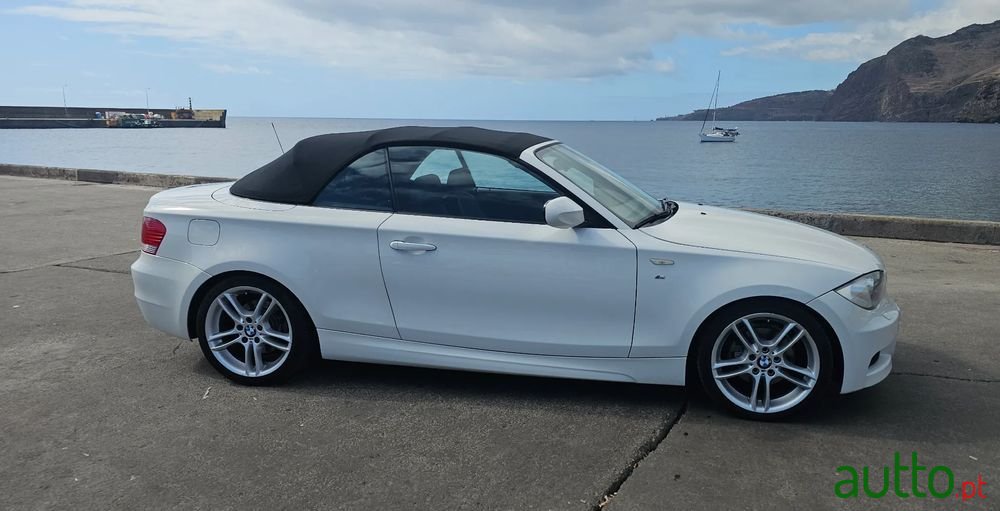 2011' BMW Série 1 D Cabrio photo #5